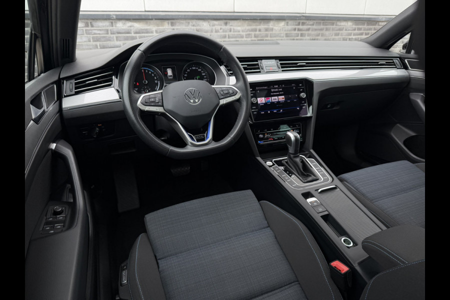 Volkswagen Passat Variant 1.4 TSI PHEV GTE Business | Pano | Carplay | LED | Camera | Navi | LED