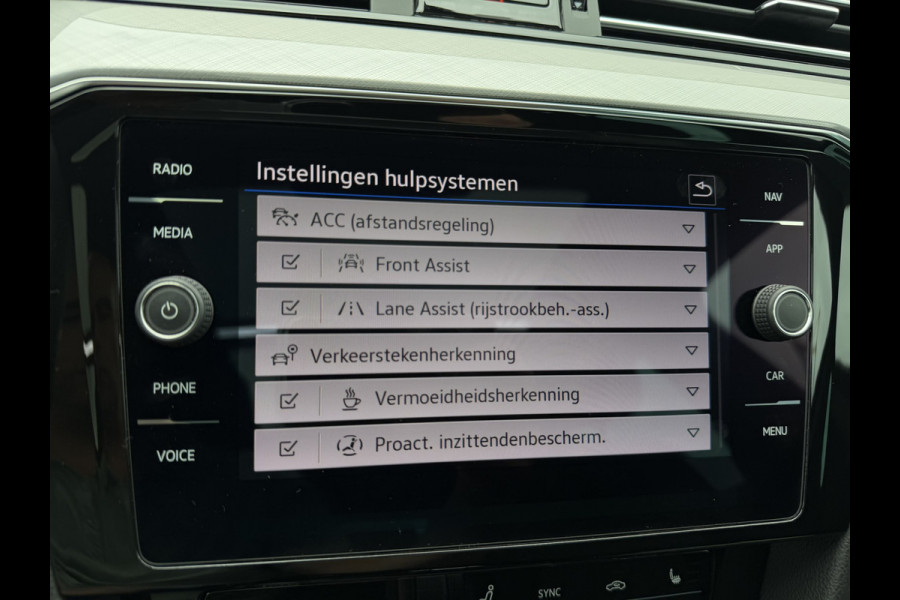 Volkswagen Passat Variant 1.4 TSI PHEV GTE Business | Pano | Carplay | LED | Camera | Navi | LED