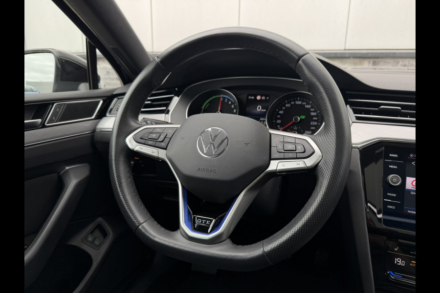 Volkswagen Passat Variant 1.4 TSI PHEV GTE Business | Pano | Carplay | LED | Camera | Navi | LED