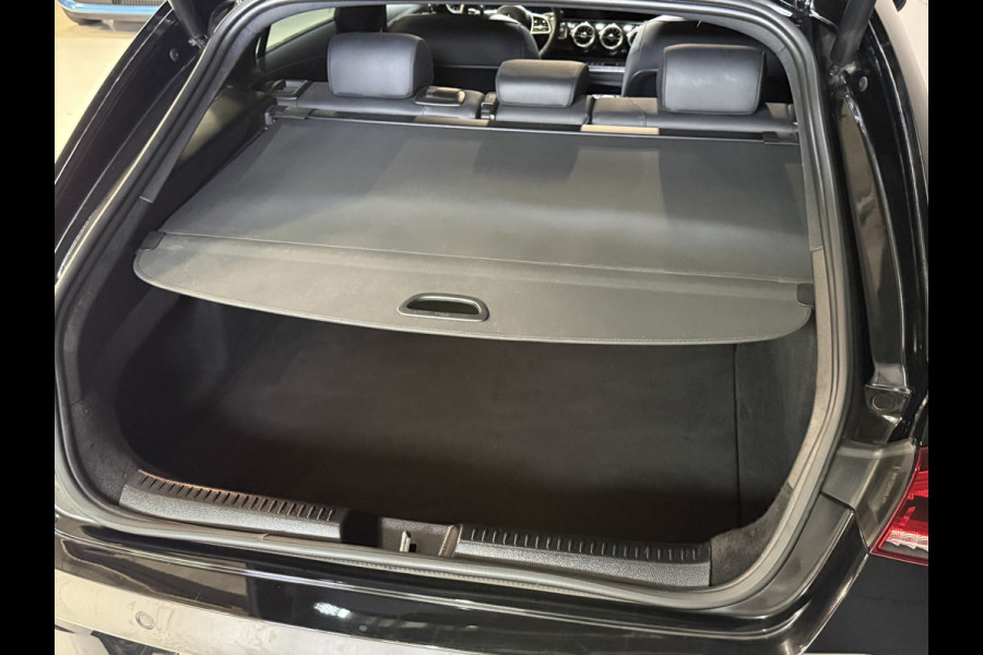 Mercedes-Benz CLA-Klasse Shooting Brake 180 Luxury Line | Panoramadak | Leder | Camera | Sfeerverlichting