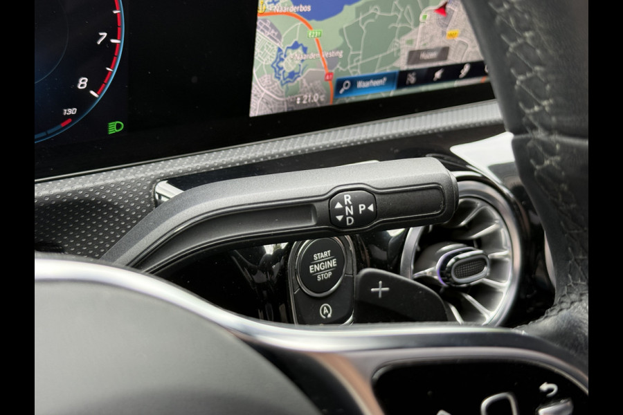Mercedes-Benz CLA-Klasse Shooting Brake 180 Luxury Line | Panoramadak | Leder | Camera | Sfeerverlichting