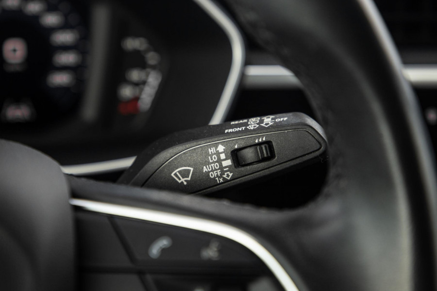 Audi Q3 45 TFSI e edition VIRTUAL COCKPIT / CRUISE CONTROLE / AIRCO / BRUIN LEER / PHEV