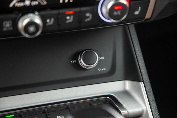 Audi Q3 45 TFSI e edition VIRTUAL COCKPIT / CRUISE CONTROLE / AIRCO / BRUIN LEER / PHEV