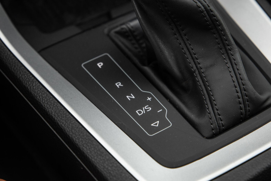 Audi Q3 45 TFSI e edition VIRTUAL COCKPIT / CRUISE CONTROLE / AIRCO / BRUIN LEER / PHEV