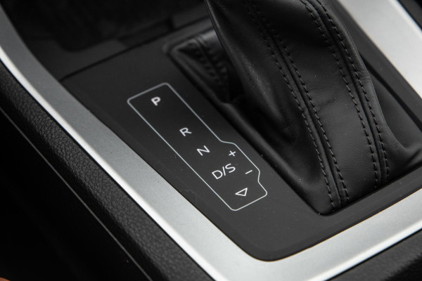 Audi Q3 45 TFSI e edition VIRTUAL COCKPIT / CRUISE CONTROLE / AIRCO / BRUIN LEER / PHEV