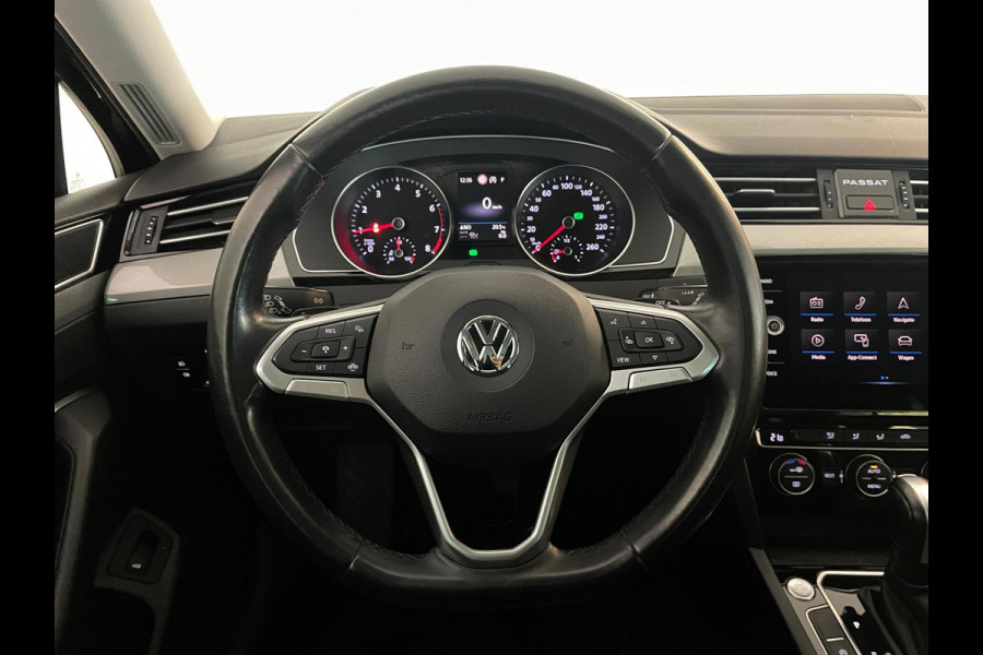 Volkswagen Passat Variant 1.5 TSI DSG AUTOMAAT AIRCO CLIMA NAVI CRUISE APPLE CARPLAY PDC PRIVACY GLAS TREKHAAK ZEER NETTE AUTO