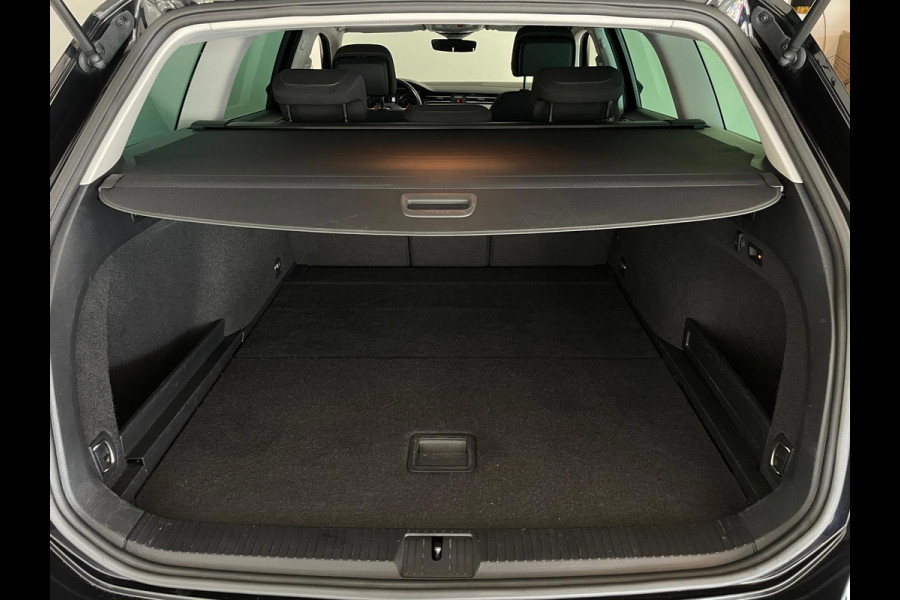 Volkswagen Passat Variant 1.5 TSI DSG AUTOMAAT AIRCO CLIMA NAVI CRUISE APPLE CARPLAY PDC PRIVACY GLAS TREKHAAK ZEER NETTE AUTO