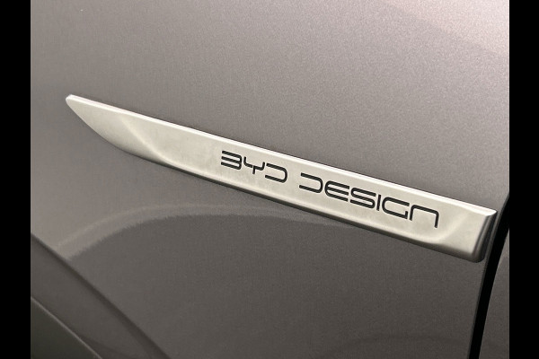 BYD ATTO 3 Design 60 kWh |*100 STUKS* | 204 PK | Pano/dak | Adapt/Cruise/Control | Leder/Beige/Blauw | 360/Camera, Navigatie, BTW!