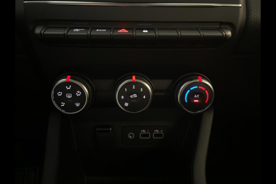 Renault Clio 1.0 TCe 90 Equilibre AIRCO NAVI CRUISE APPLE CARPLAY PRIVACY GLAS ELEK RAMEN CENT VERG METALLIC LAK ZEER NETTE AUTO