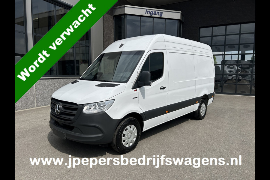 Mercedes-Benz eSprinter 320 L2 H2 Pro 81kWh / Snel laden 115Kw / Trekhaak / MBUX / Navigatie / Camera / Cruise control / Airco / 270 Graden achterdeuren .