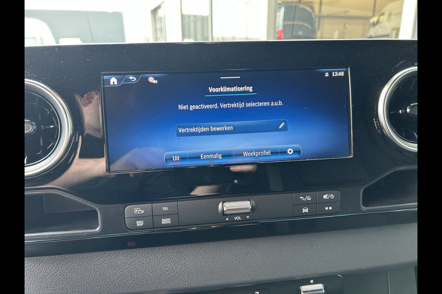 Mercedes-Benz eSprinter 320 L2 H2 Pro 81kWh / Snel laden 115Kw / Trekhaak / MBUX / Navigatie / Camera / Cruise control / Airco / 270 Graden achterdeuren .