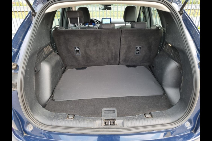 Ford Kuga 2.5 PHEV Titanium 225pk | Adaptive cruise control | Winter Pack | Dodehoeksensoren | Camera | 1.500kg Trekgewicht