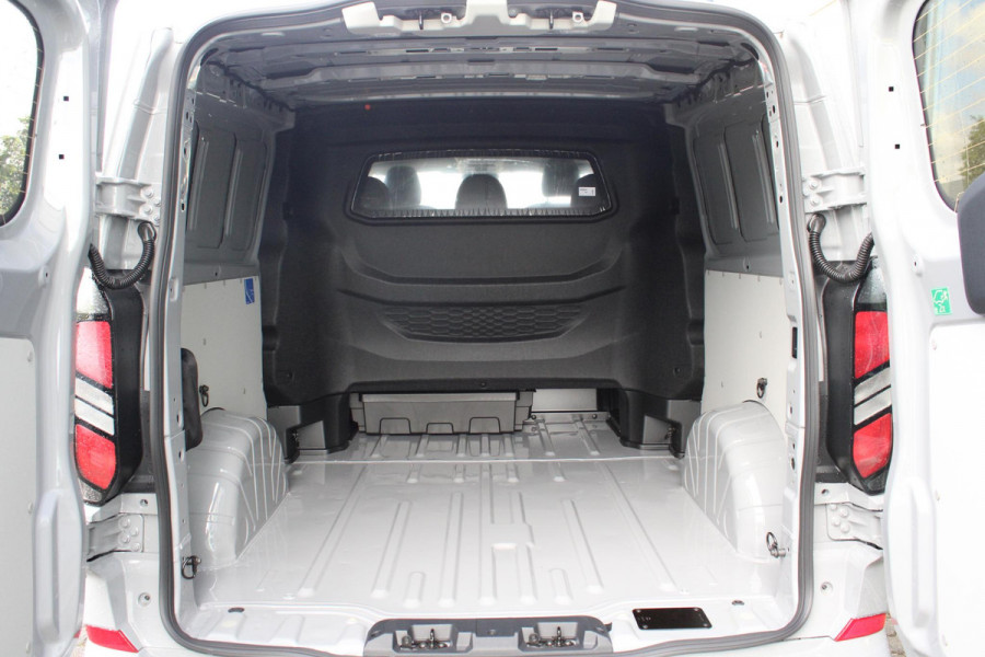 Ford Transit Custom 320 2.5 PHEV L2H1 Grey Platinum DC | Dubbele Cabine | Rijklaar | Dubbele zijschuifdeur | Dual-zone automatische airconditioning | Privacy glass | Groot middenconsole | Trekhaakvoorbereiding | Centrale dubbele vergrendeling | Driver Assistent Pack Ultimate | Verwarmbaar stuurwiel | 2 AGM accus | PHEV 1-fase oplaadkabel 10m | Vehicle Integration System