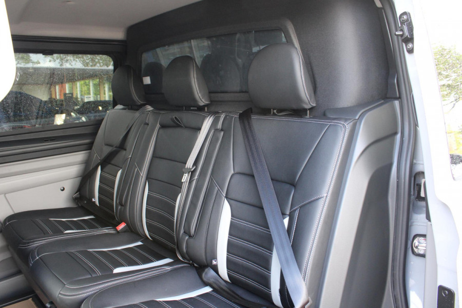 Ford Transit Custom 320 2.5 PHEV L2H1 Grey Platinum DC | Dubbele Cabine | Rijklaar | Dubbele zijschuifdeur | Dual-zone automatische airconditioning | Privacy glass | Groot middenconsole | Trekhaakvoorbereiding | Centrale dubbele vergrendeling | Driver Assistent Pack Ultimate | Verwarmbaar stuurwiel | 2 AGM accus | PHEV 1-fase oplaadkabel 10m | Vehicle Integration System