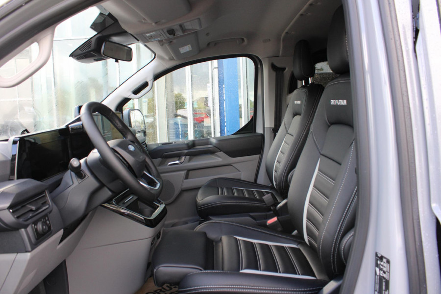 Ford Transit Custom 320 2.5 PHEV L2H1 Grey Platinum DC | Dubbele Cabine | Rijklaar | Dubbele zijschuifdeur | Dual-zone automatische airconditioning | Privacy glass | Groot middenconsole | Trekhaakvoorbereiding | Centrale dubbele vergrendeling | Driver Assistent Pack Ultimate | Verwarmbaar stuurwiel | 2 AGM accus | PHEV 1-fase oplaadkabel 10m | Vehicle Integration System
