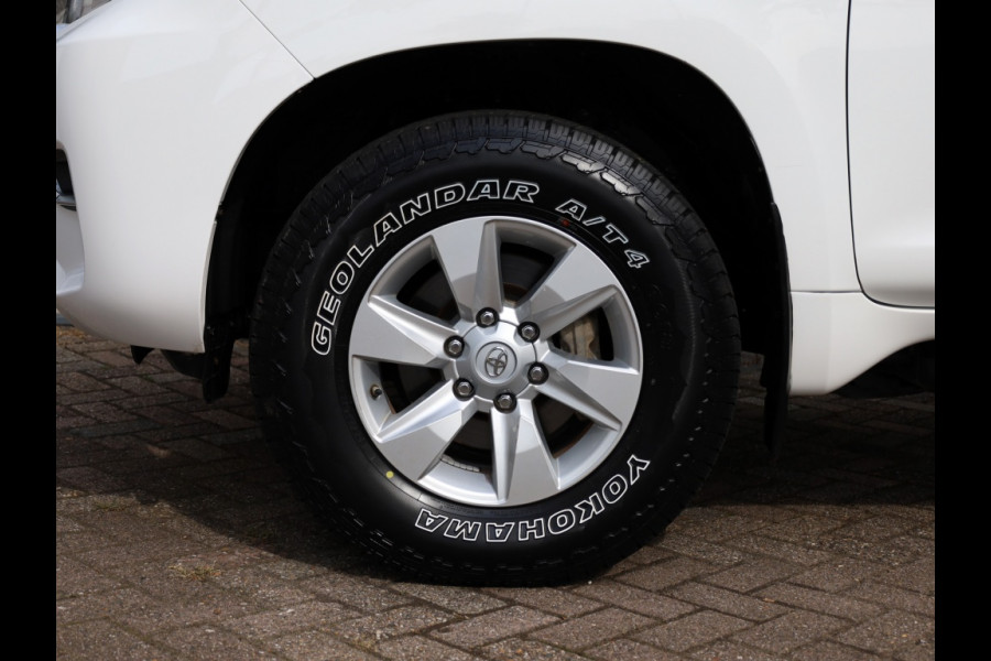 Toyota Land Cruiser 2.8 D4-D-F 3 DRS BLIND VAN | Climate Control | Cruise Control