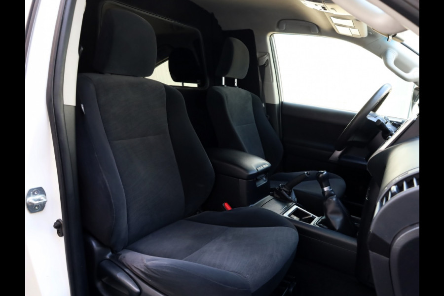 Toyota Land Cruiser 2.8 D4-D-F 3 DRS BLIND VAN | Climate Control | Cruise Control