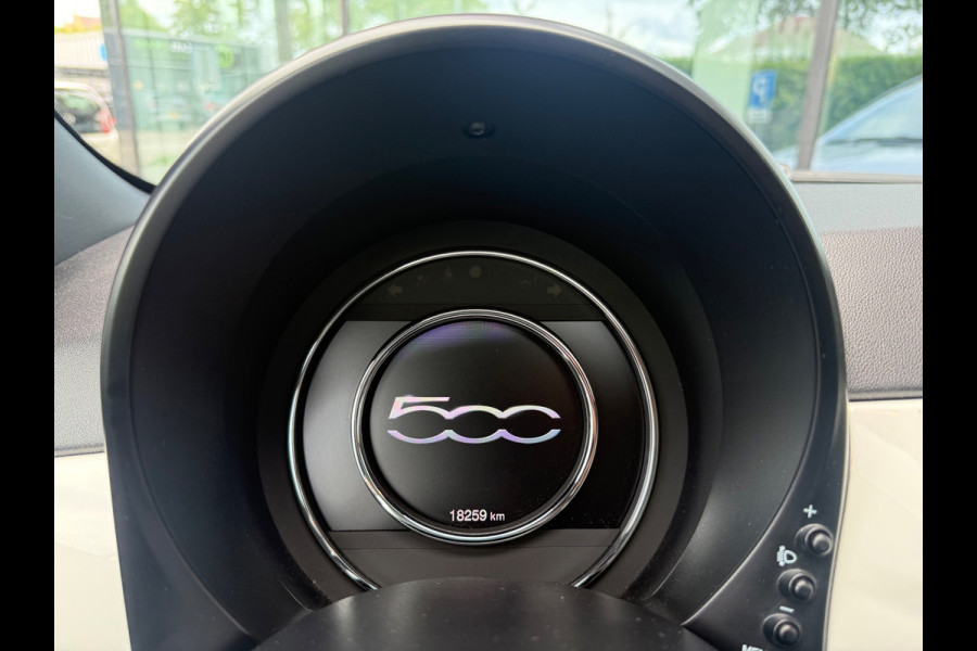 Fiat 500 1.0 Hybrid Dolcevita - Navi - Climate - Panodak - Parkeerhhulp - Lage stand