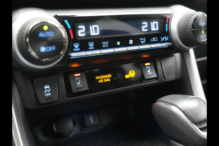 Toyota RAV4 2.5 Style PHEV 306pk Dealer O.H. | Adaptive Cruise | Camera | Elektrische Sportstoelen Verwarmd | Apple Carplay | Keyless | Blis | Stuur Verwarmd | DAB | 19"L.M | Plug In Hybrid |