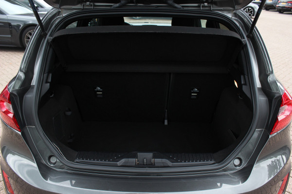 Ford Fiesta 1.0 EcoBoost ST-Line Automaat. / Navigatie / Parkeerhulp achter / 17'' / Stoelverwarming / Cruise Control