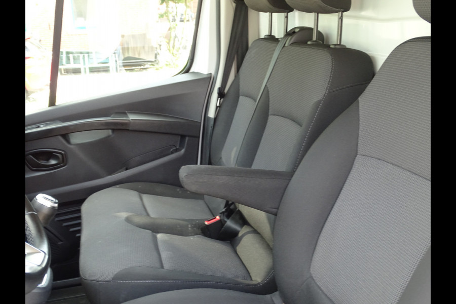 Renault Trafic 2.0 dCi L2H1