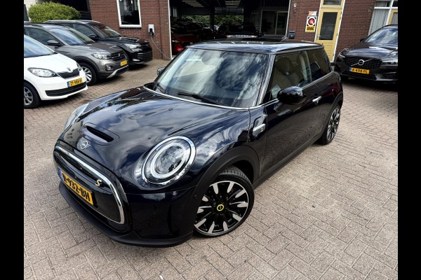 MINI Electric Resolute Edition 33 kWh SOH 94.8, Camera, App Connect, 17''Lmv