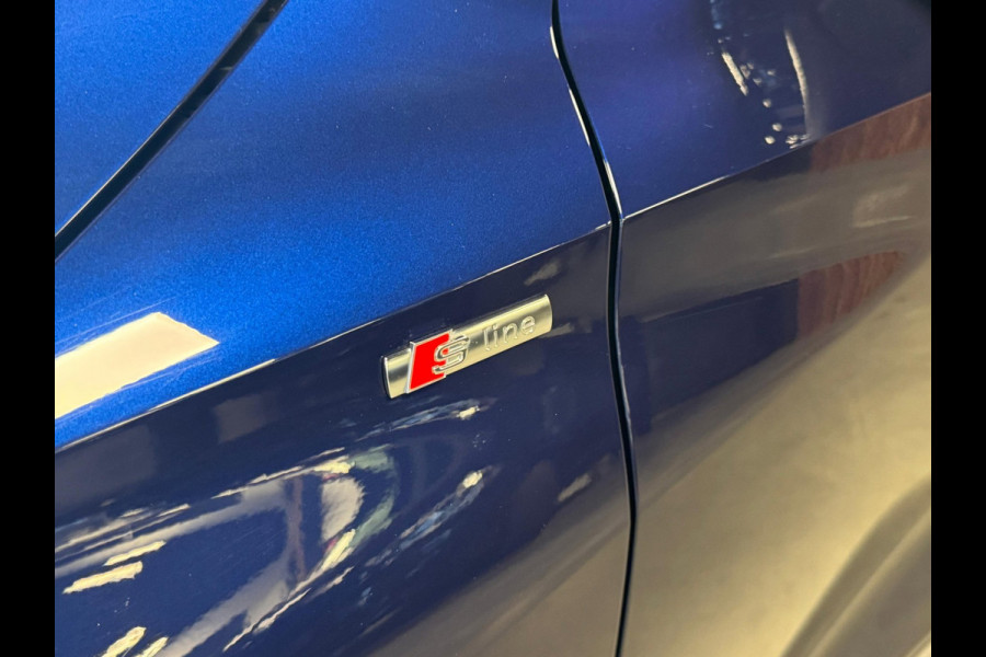 Audi A3 Sportback 35 TFSI S edition / 3x S-Line / Pano / Virtual / Stoelverwarming / Carplay / DAB