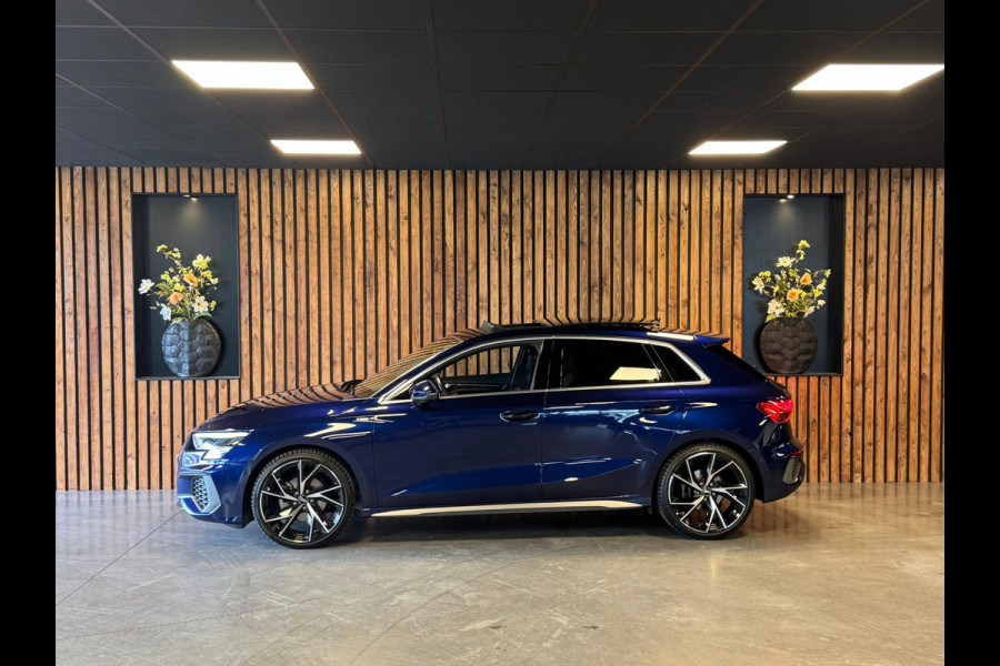 Audi A3 Sportback 35 TFSI S edition / 3x S-Line / Pano / Virtual / Stoelverwarming / Carplay / DAB