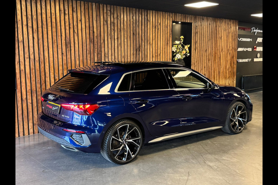 Audi A3 Sportback 35 TFSI S edition / 3x S-Line / Pano / Virtual / Stoelverwarming / Carplay / DAB