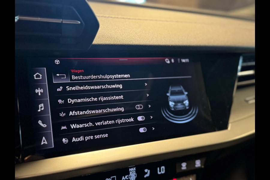 Audi A3 Sportback 35 TFSI S edition / 3x S-Line / Pano / Virtual / Stoelverwarming / Carplay / DAB