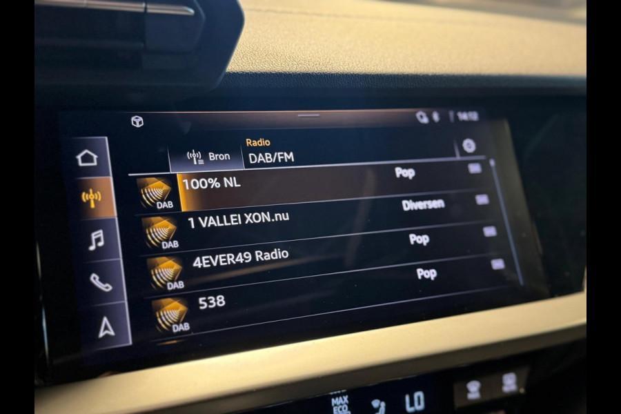 Audi A3 Sportback 35 TFSI S edition / 3x S-Line / Pano / Virtual / Stoelverwarming / Carplay / DAB