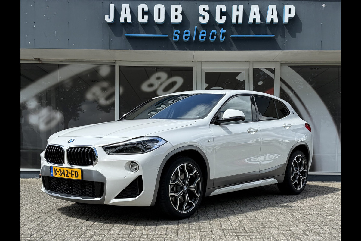 BMW X2 SDrive20i High Executive / Automaat / 19'' LM / Camera / Trekhaak (1.800KG) / M pakket /