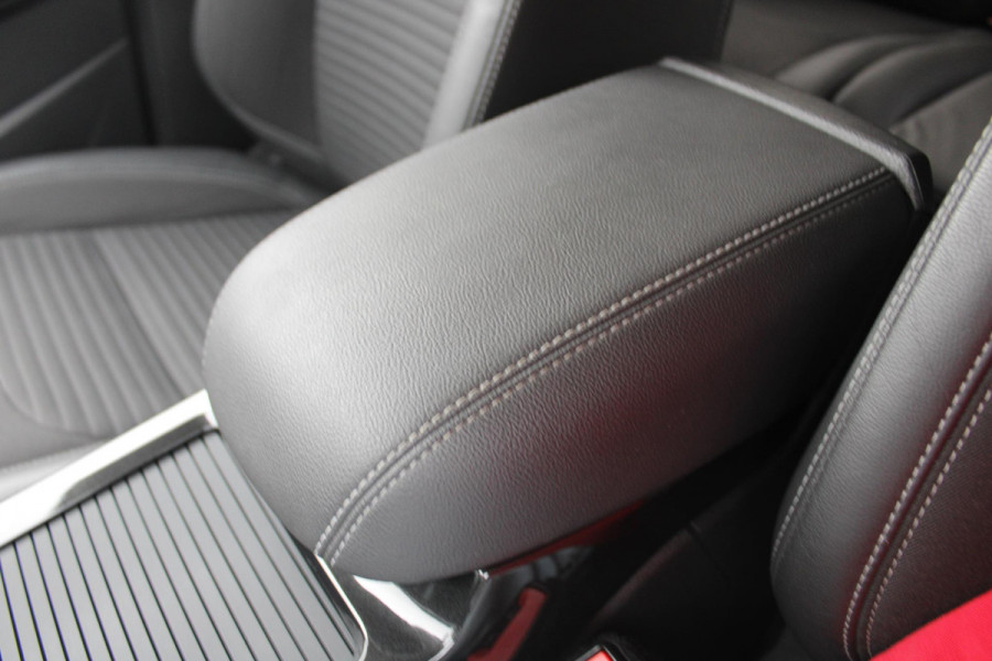 Ford Kuga 1.5 EcoBoost Titanium | Stoelverwarming | Voorruitverwarming | Trekhaak | Cruise Control