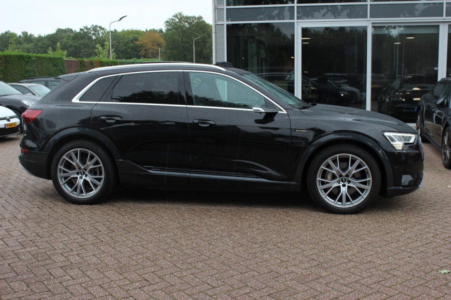 Audi e-tron 55 quattro S edition 95 kWh 46.023 km!. / SoH 94,6% / Panoramadak / 360Camera / Head-up / Luxe Leder / Luchtvering / 21'' / B&O / Softclose / Matrix LED / CarPlay / Dodehoek / DAB / ACC / Stoelmassage+Ventilatie