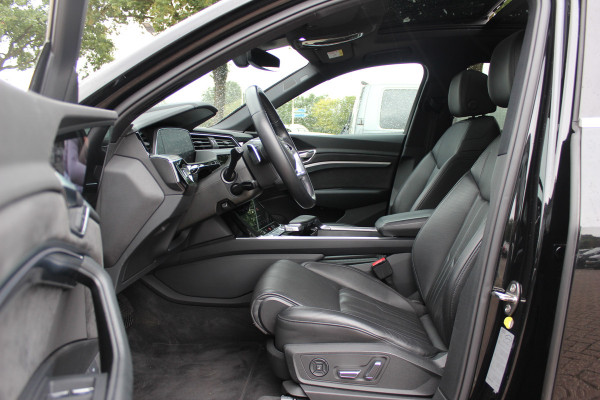 Audi e-tron 55 quattro S edition 95 kWh 46.023 km!. / SoH 94,6% / Panoramadak / 360Camera / Head-up / Luxe Leder / Luchtvering / 21'' / B&O / Softclose / Matrix LED / CarPlay / Dodehoek / DAB / ACC / Stoelmassage+Ventilatie