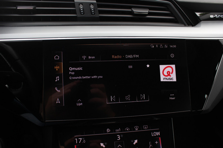 Audi e-tron 55 quattro S edition 95 kWh 46.023 km!. / SoH 94,6% / Panoramadak / 360Camera / Head-up / Luxe Leder / Luchtvering / 21'' / B&O / Softclose / Matrix LED / CarPlay / Dodehoek / DAB / ACC / Stoelmassage+Ventilatie