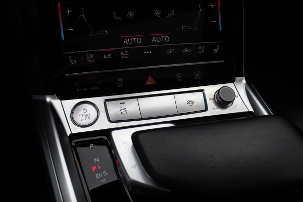 Audi e-tron 55 quattro S edition 95 kWh 46.023 km!. / SoH 94,6% / Panoramadak / 360Camera / Head-up / Luxe Leder / Luchtvering / 21'' / B&O / Softclose / Matrix LED / CarPlay / Dodehoek / DAB / ACC / Stoelmassage+Ventilatie