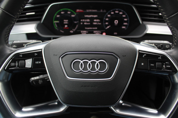 Audi e-tron 55 quattro S edition 95 kWh 46.023 km!. / SoH 94,6% / Panoramadak / 360Camera / Head-up / Luxe Leder / Luchtvering / 21'' / B&O / Softclose / Matrix LED / CarPlay / Dodehoek / DAB / ACC / Stoelmassage+Ventilatie