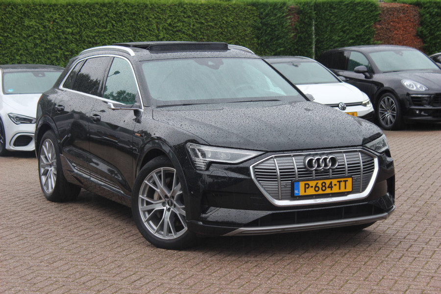 Audi e-tron 55 quattro S edition 95 kWh 46.023 km!. / SoH 94,6% / Panoramadak / 360Camera / Head-up / Luxe Leder / Luchtvering / 21'' / B&O / Softclose / Matrix LED / CarPlay / Dodehoek / DAB / ACC / Stoelmassage+Ventilatie