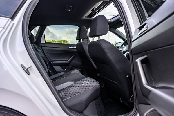 Volkswagen Polo 1.0 TSI R-Line Business Pano/Keyless/Beats/Camera/iQ-lights