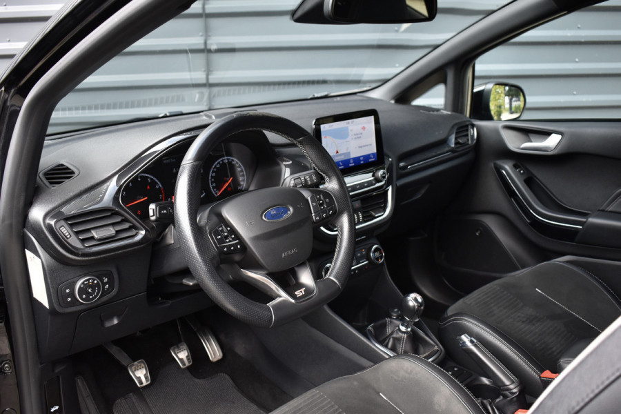 Ford Fiesta 1.5 ST-3 200pk | Recaro Seats | Bang & Olufsen | Keyless Entry & Start | Camera | Stoel + Stuur verwarming |