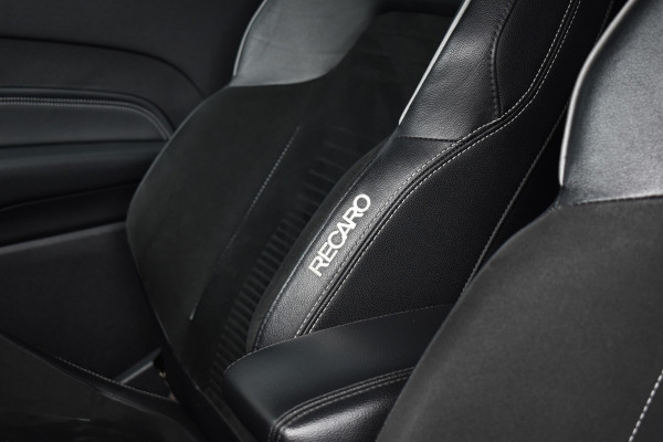 Ford Fiesta 1.5 ST-3 200pk | Recaro Seats | Bang & Olufsen | Keyless Entry & Start | Camera | Stoel + Stuur verwarming |