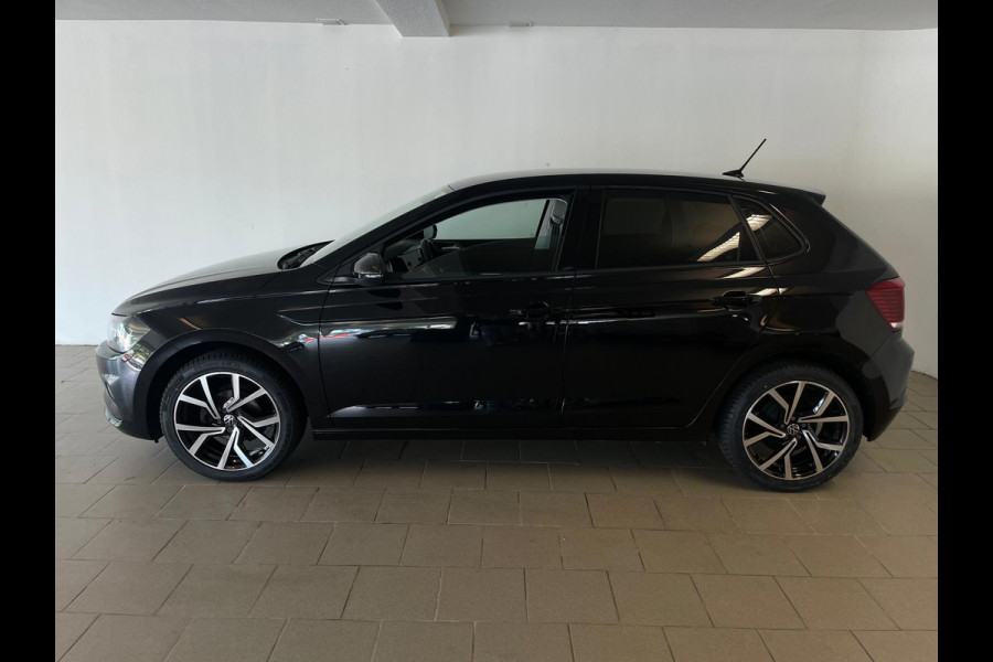 Volkswagen Polo 1.0 TSI Comfortline Business Executive AIRCO NAVI CRUISE APPLE CARPLAY PDC 17INCH CAMERA PRIVACYGLAS NIEUWSTAAT