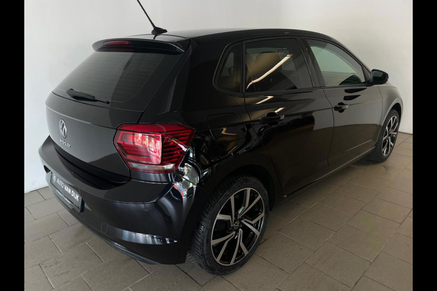 Volkswagen Polo 1.0 TSI Comfortline Business Executive AIRCO NAVI CRUISE APPLE CARPLAY PDC 17INCH CAMERA PRIVACYGLAS NIEUWSTAAT