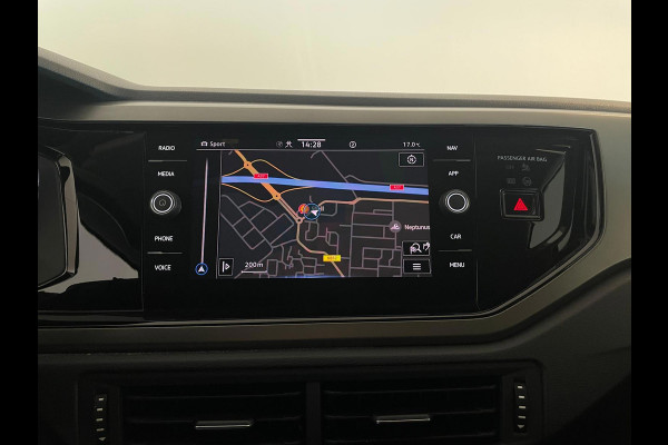 Volkswagen Polo 1.0 TSI Comfortline Business Executive AIRCO NAVI CRUISE APPLE CARPLAY PDC 17INCH CAMERA PRIVACYGLAS NIEUWSTAAT