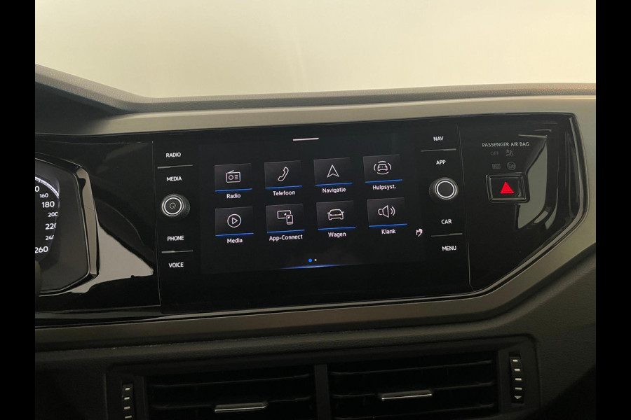 Volkswagen Polo 1.0 TSI Comfortline Business Executive AIRCO NAVI CRUISE APPLE CARPLAY PDC 17INCH CAMERA PRIVACYGLAS NIEUWSTAAT