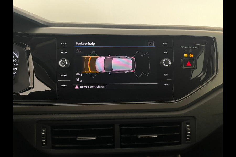 Volkswagen Polo 1.0 TSI Comfortline Business Executive AIRCO NAVI CRUISE APPLE CARPLAY PDC 17INCH CAMERA PRIVACYGLAS NIEUWSTAAT