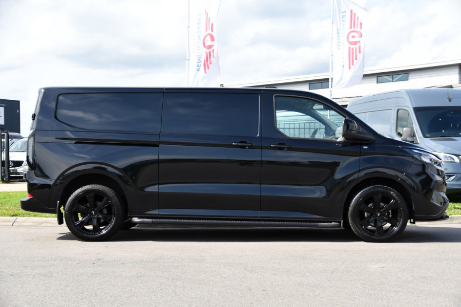 Ford Transit Custom 320 2.0 TDCI L2H1 Limited Black Edition Adaptieve Cruise, Camera, Carplay, 2 x Schuifdeur, 170pk, Automaat, Sensoren, Trekhaak, Stoelverwarming, Multimedia, Uniek!