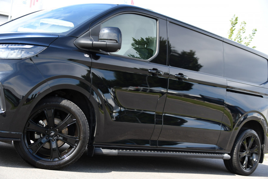 Ford Transit Custom 320 2.0 TDCI L2H1 Limited Black Edition Adaptieve Cruise, Camera, Carplay, 2 x Schuifdeur, 170pk, Automaat, Sensoren, Trekhaak, Stoelverwarming, Multimedia, Uniek!