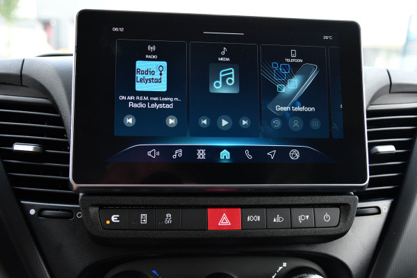 Iveco Daily 35S18 L2H2 PB Edition FACELIFT! Virtual, Adaptieve Cruise, Camera, Carplay, Automaat, 3500kg Trekhaak, Sensoren, 180pk, Multimedia, Uniek!